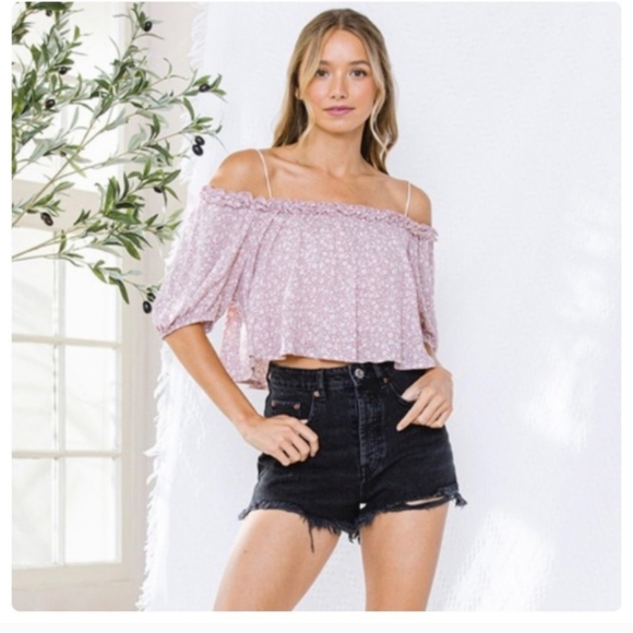 ✨OFF SHOULDER CROP TOP-FLORAL.  NEW. - Picture 4 of 6